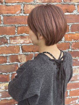 ビハツヤ(BIHATSU-YA) 丸みショート×ピンクベージュカラー