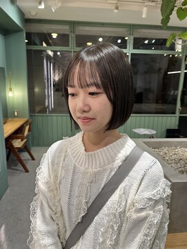 アンアームズ(ann ARMS) 暗髪グレージュ×ミニボブ