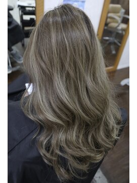 ラウレア(Laule'a) 【外国人風】3Dグラデーショングレージュ@イルミナカラー