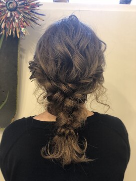 オルガ ヘアアンドメイク(Oluga hair&make) ピンレスダウンスタイル