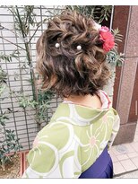 ケンジ ツルヤチョウ(KENJE tsuruyacho)&nbsp;成人式・卒業式＊　ゆるふわハーフアップ