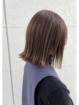 ブーム(BOOM) 透明感ベージュ×切りっぱなしボブ