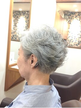 40代50代60代/グレイヘア/ショートパーマ/ハンサムショート