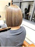 ぱっつんボブ×ハイトーンハイライト