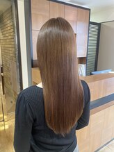 ヌーズ(Nuuds) ストレートヘア