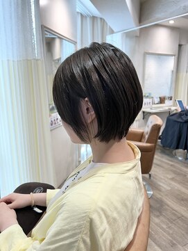 マカナ(makana) シンプルショートボブ