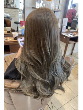 ヴィアンカ(Vianca) ロングレイヤー×オリーブベージュ