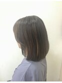 縮毛矯正美髮から数ヶ月後の愛されヘアカット白髪ぼかしカラー