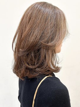 ビュートリアム 福岡(BEAUTRIUM) 大人のミディアムレイヤーカット
