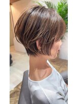 ボニークチュールドットエス(.S)&nbsp;レイヤーショート ショートボブ 40代 ハイライト インナーカラー