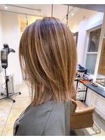 ボタニカル(BOTANICAL) 外ハネミディアム小顔カットひし形ボブブラウンベージュ