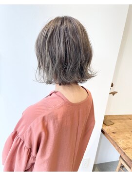 アテナ 六本松店(ATENA) 透明感のあるシルキーグレージュカラー/外ハネボブ