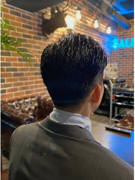 バレス 田町(BALES) [スキンフェード/ツイストスパイラル/田町]