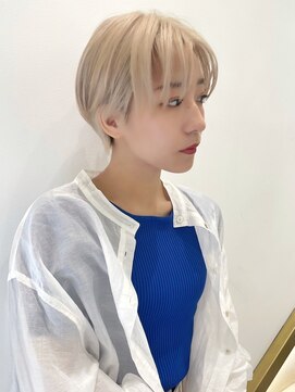 トルネード(TORNADO) 外国人風ショート ホワイトベージュ マッシュショート t122