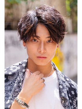 アルテ(ARTE) 【ARTE表参道/青山】センターパート×ツイスパ×黒髪