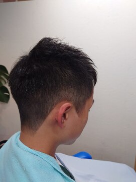 ヘアーカットデザインサロン スマッシュ 田町店(Hair cut design salon Smash) ソフトモヒカン ジェットモヒカン フェード   ベリーショート