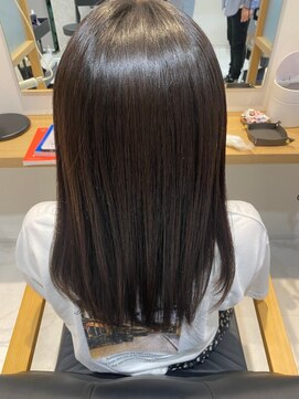 キオナ(Kiona) 艶髪/絹髪/ダークブラウン/美髪