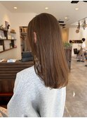 透き通る髪色で引き出すスタイル/まろやかベージュ