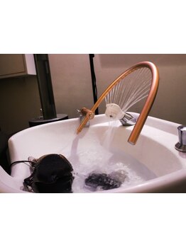 心地よい空間で極上のヘッドスパが楽しめる♪話題のマイクロバブル頭浸浴を導入☆