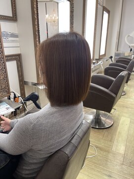 コワファースト 大分(COIFF1RST) 切りっぱなしボブ