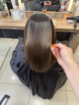 アローム(alom) 【零也】髪質改善酸性ストレート