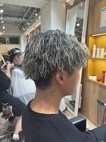 ルースト 渋谷店(ROOST)&nbsp;［雰囲気抜群ヘアスタイル］金メッシュ×ツイスパ