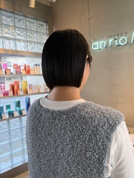 【弱酸性ストレート】髪質改善しながらさらさらボブ