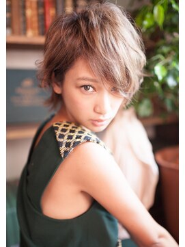 ローラン(ROULAND) 前髪長めのグラマラスショート【ROULAND】