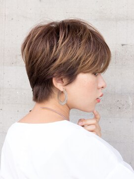 メイクス 表参道(MAKE'S omotesando) クラシカル斜めバングエアリーショート