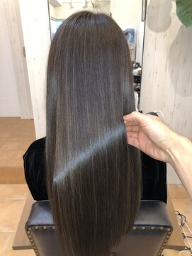 アコンプリッシュ 代官山 恵比寿(accomplish) プラチナミネコラ