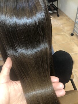 アコンプリッシュ 代官山 恵比寿(accomplish) プラチナミネコラ