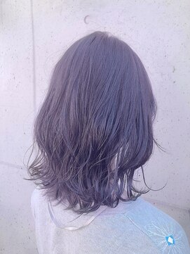 エル(LE) ブルーラベンダー 外ハネミディ