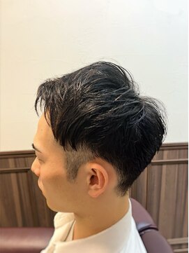 ミリオンバックス 上野(Million Bucks) ツーブロアップバング<理容室>[メンズ/シェービング/床屋/上野]