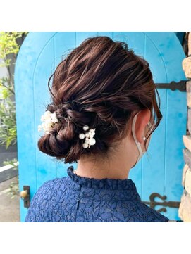 ミル(1001 mille) フワッと崩れない後ろのまとめ髪【1001mille】