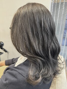 ヤサシイサロン(YASASHII SALON) グレイカラー×ダークグレー