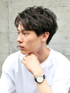 シティ(CITY) メンズヘア/センターパート/ワンカールパーマ/刈り上げ