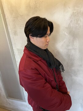 リリアーナ(LILIANA) センターパート　ニュアンスパーマ　メンズ縮毛矯正