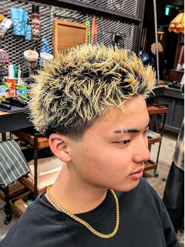 フォーコーナーズカットショップスリーセント 栄(FourCornersCutShop 3/cent) 【テーパースパイキー】