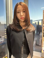 モンルル プル(mon loulou + plus)&nbsp;レイヤーカット、顔まわりレイヤー、透明感カラー