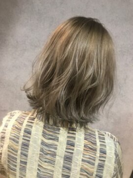 ヘアサロンM 新宿 シルバーアッシュ【担当.MIYUKI】
