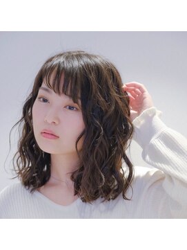 ミューズセレネシノ(MUSE Selene Shino) 透け感ミディアムウェーブ