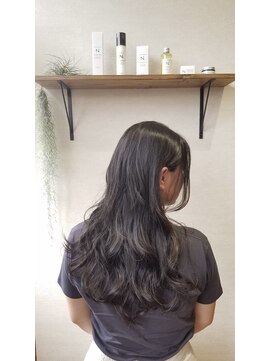 ステラルーチェ(STELLALUCE) ダークトーンのこなれ質感ロング