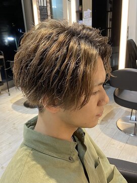 インク サカエ(inq sakae) 前下がりセンターパート×メンズバレイヤージュ