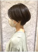 前髪長めのショートボブ