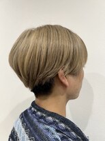 イリス(Iris) ベージュ×ブリーチ