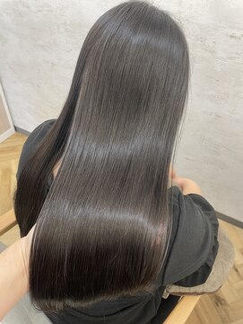 エクラートリアン 藤沢店(ECLART Lien) 艶グレージュ