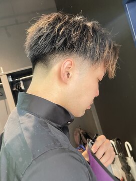 スキルセカンドハウス 天神(SKILL SECOND HOUSE) センターパート ツイストスパイラル フェード