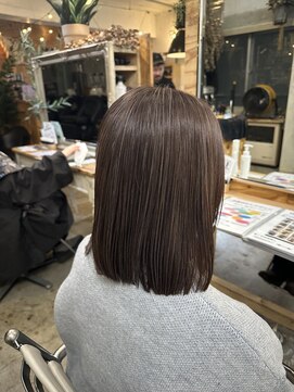 ウィークエンド(WEEKEND) 白髪活かしハイライト＋カット＋TR【22000円】