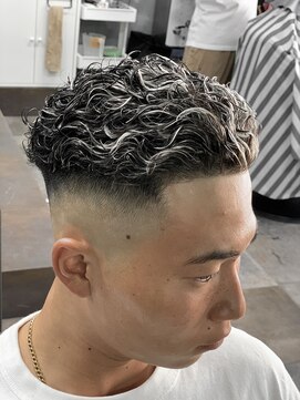 ワールドシップコウベ(WORLD SHIP KOBE) 極道パーマ×ホワイトメッシュ