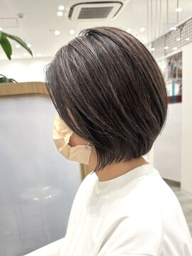 アドラーブル ココロ 新潟(adorable CoCoLo) 秋色艶感ショートボブ◎30代40代前髪あり小顔ひし形